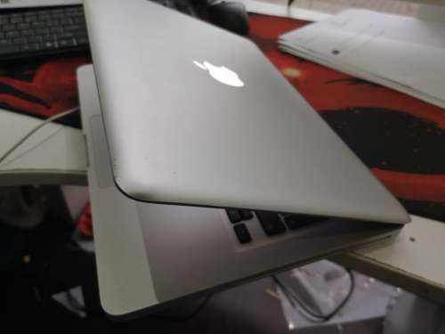 APPLE MACBOOK PRO 9.2*79 CYCLE COUNT!*DVD*4GB RAM*1000GB*DVD